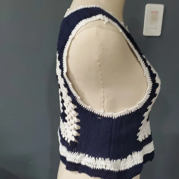 Zara Dark Blue and White Coastal Crochet Crop Top - Picture 4 of 10